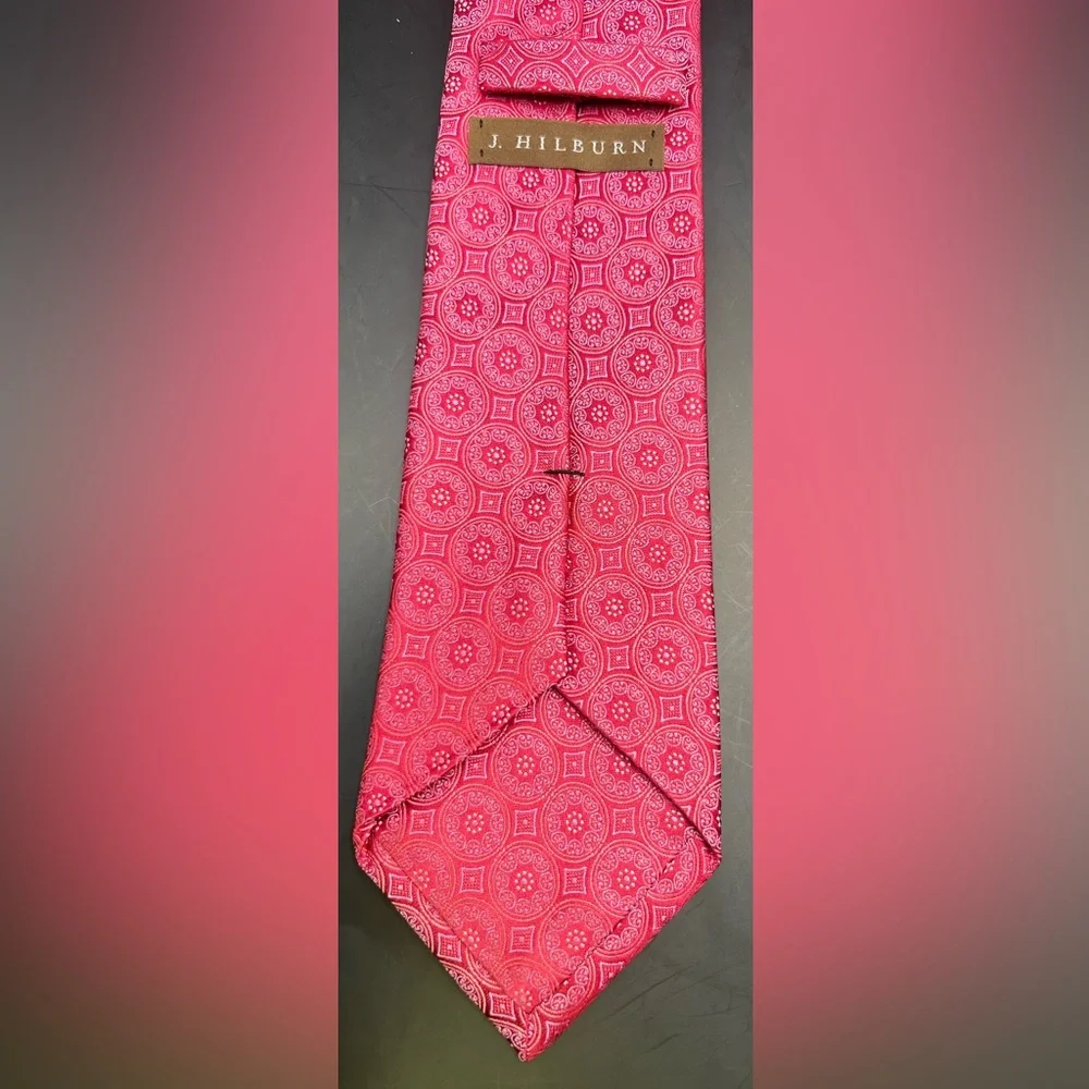 J. Hilburn - Elegant Pink Patterned Men's Tie, Large Medallion,‎ Silk